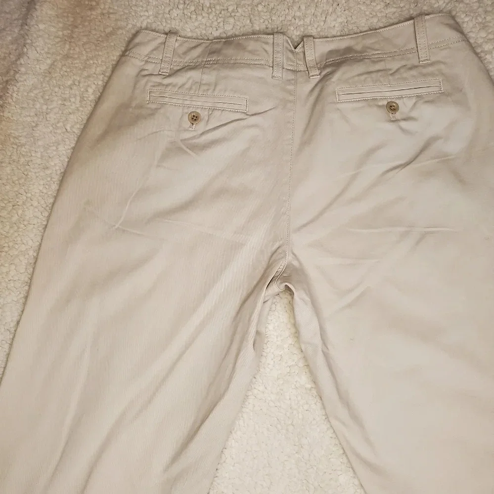 85. EUC ~ Eddie Bauer ~ Legend Wash ~ Flat Front w/pockets ~ Cream Capris ~ 10